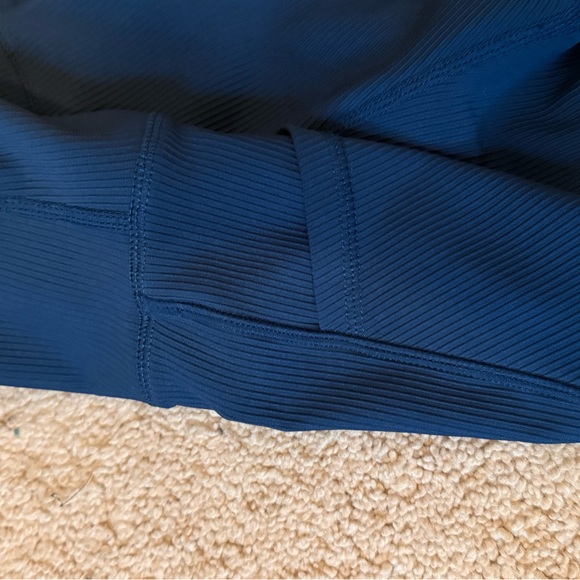 Stylish Women's Navy Leggings - Picture 5 of 6